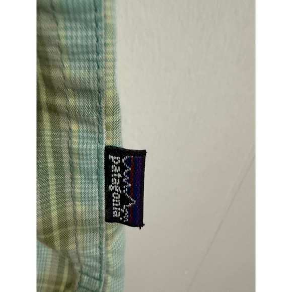 Patagonia Mens Short Sleeve Plaid Button Down Shirt Blue Green Ventilated Back - Picture 10 of 11